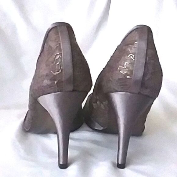 Adrianna Papell Francesca Peep Toe Pumps Steel Gray Lace Satin Knot size 8 - Picture 8 of 13